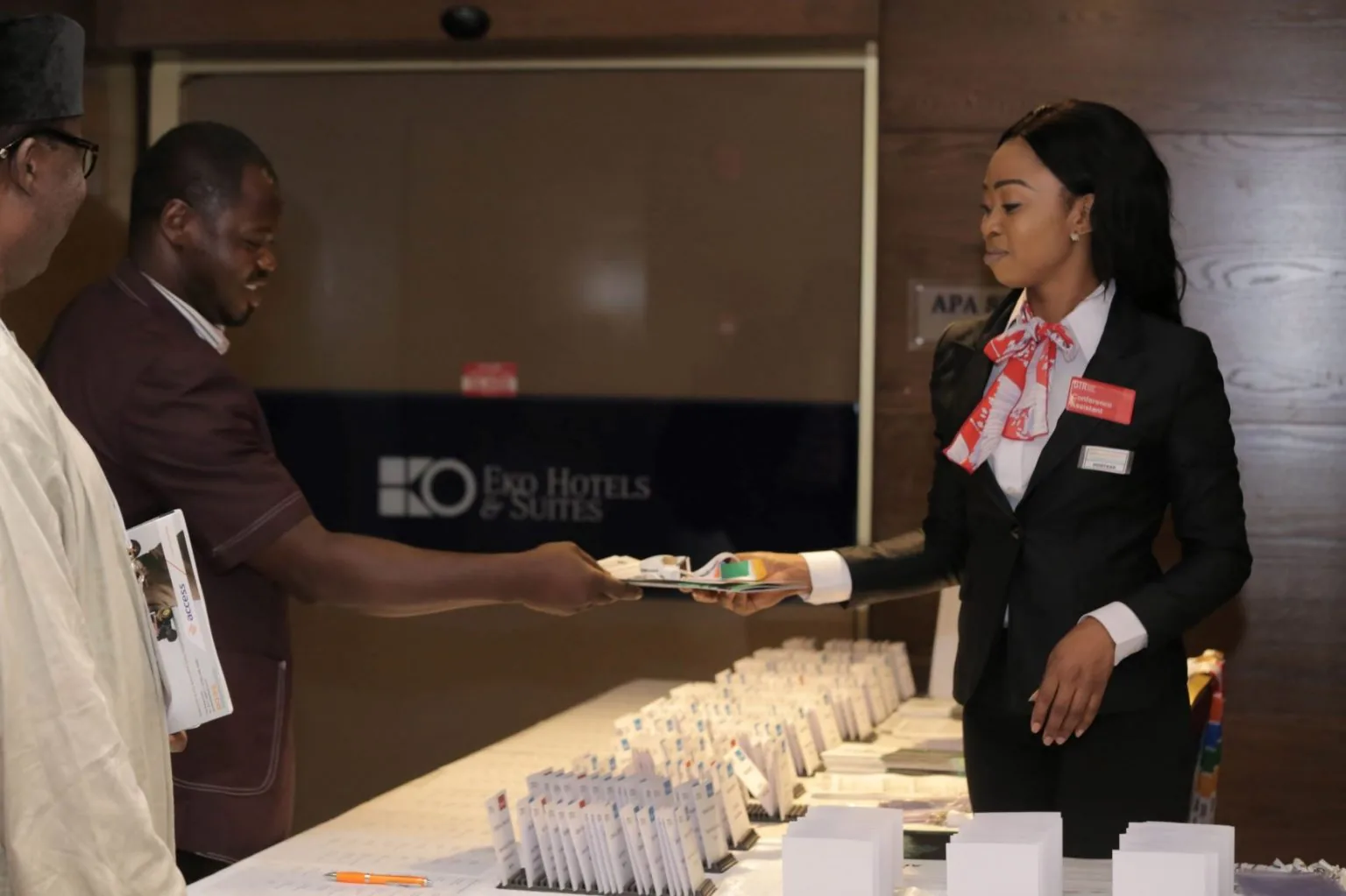 Professional Hostess Training & Etiquette Guide | Emerald Green ...